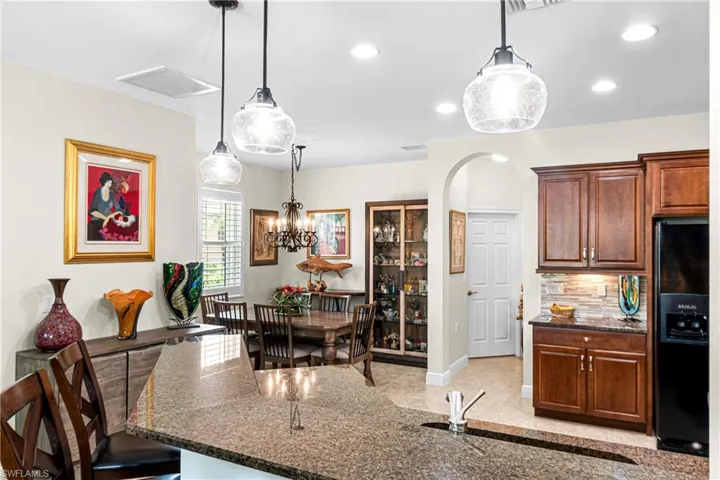 BEAUTIFUL PENDANTS ADD TO THE ROOM BEING LIGHT AND BRIGHT