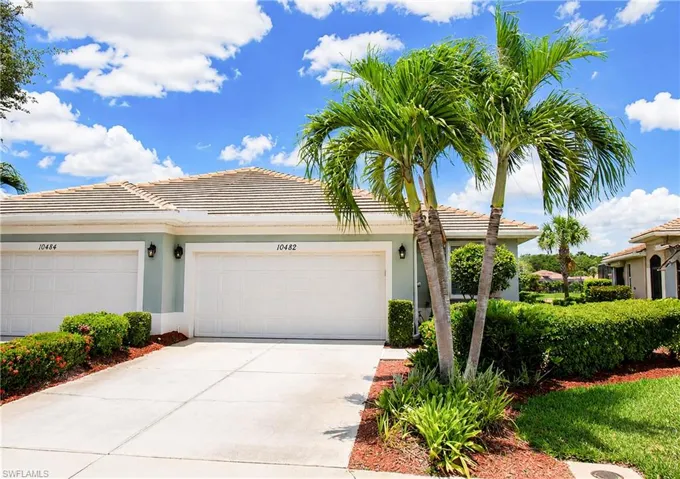 DON'T MISS THIS 2 CAR GARAGE VILLA FOR THE PRICE OF A CONDO! COMES WITH 1-YEAR HOME WARRANTY!