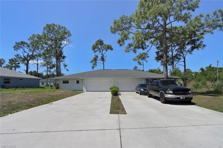 1104-1106  Circle  DR, Lehigh Acres, FL 33973