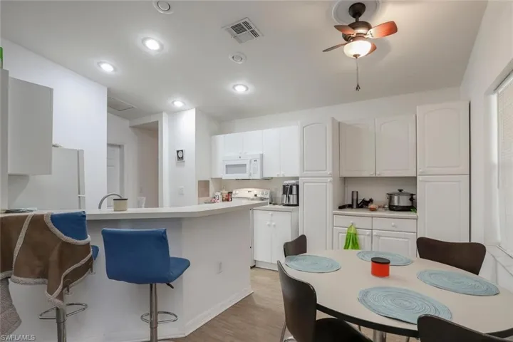 Kitchen 1104- updated appliances