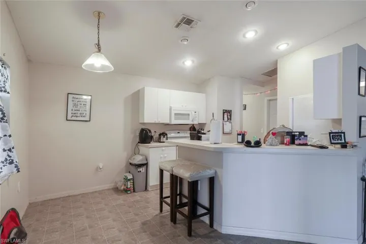 Kitchen- updated appliances!