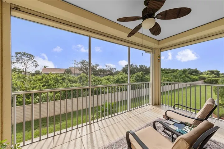 Sunroom with ceiling fan
