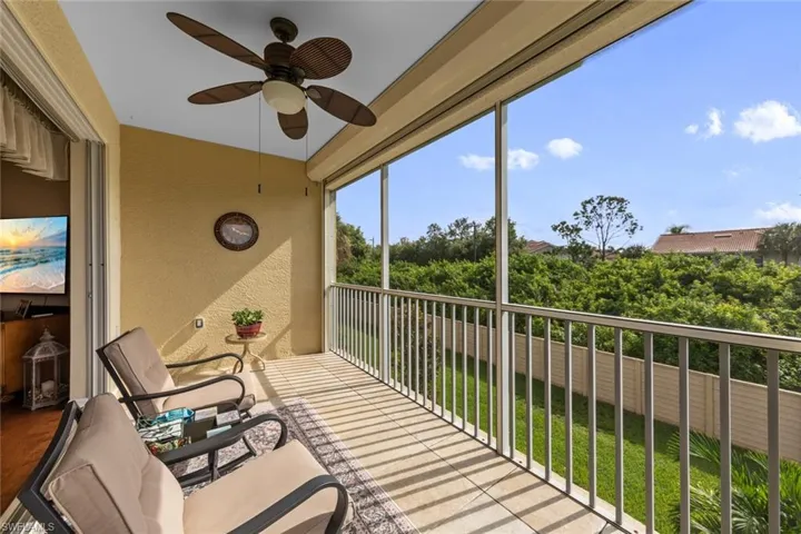 Balcony with ceiling fan