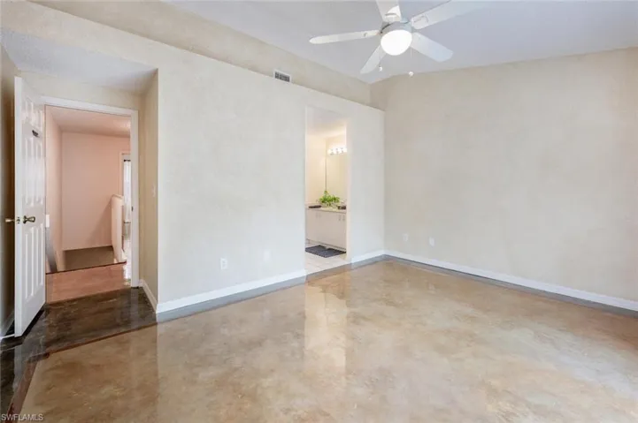 Primary looking to hallway