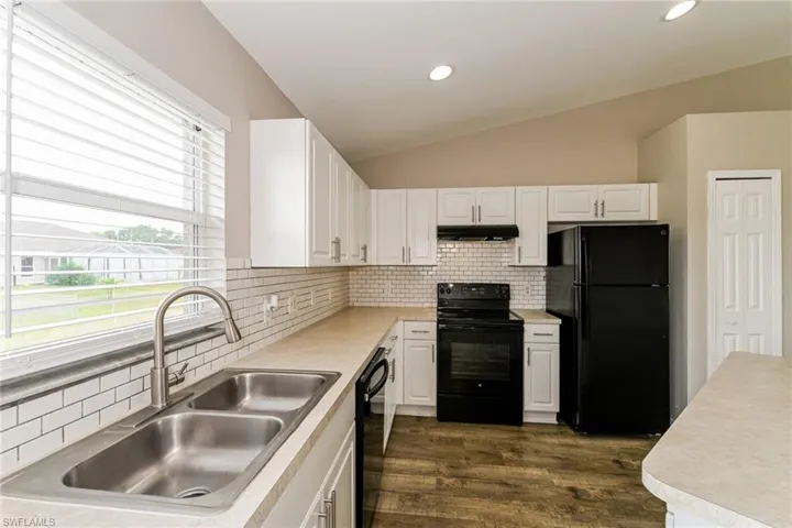 123 Blackstone Dr, Fort Myers, Florida 33913