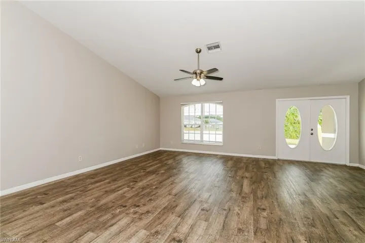 123 Blackstone Dr, Fort Myers, Florida 33913