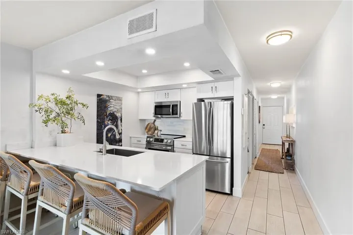 260 Southbay Dr # 107, Naples, Florida 34108