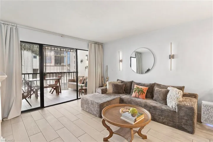 260 Southbay Dr # 107, Naples, Florida 34108