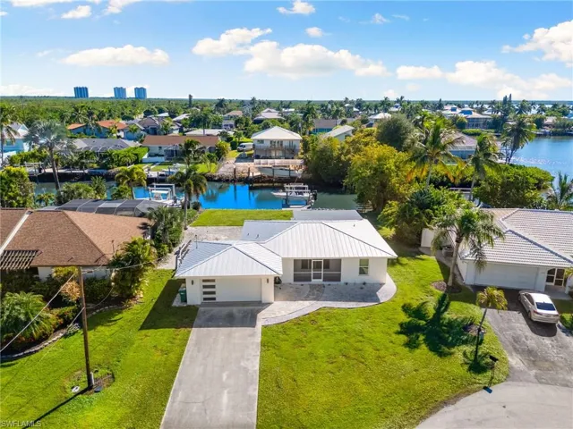 407 Grenada Ave, Naples, Florida 34113