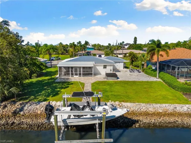 407 Grenada Ave, Naples, Florida 34113