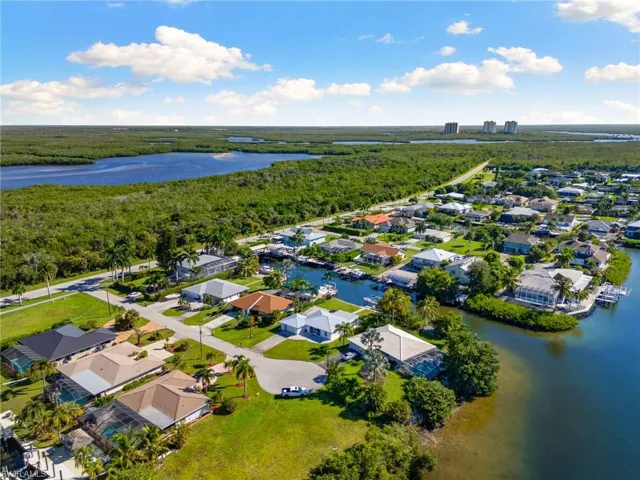 407 Grenada Ave, Naples, Florida 34113
