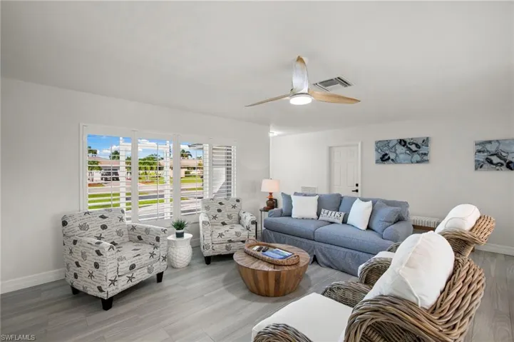 407 Grenada Ave, Naples, Florida 34113