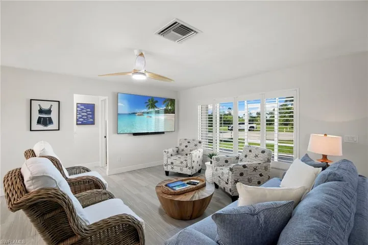 407 Grenada Ave, Naples, Florida 34113