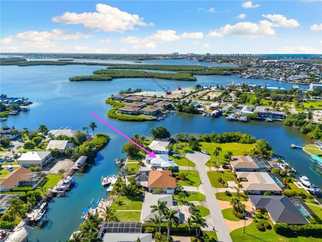 407 Grenada Ave, Naples, Florida 34113