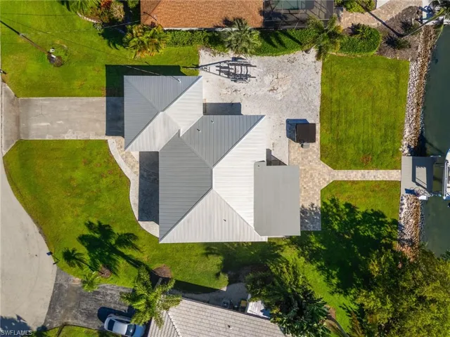 407 Grenada Ave, Naples, Florida 34113