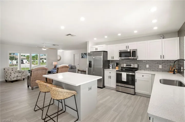 407 Grenada Ave, Naples, Florida 34113
