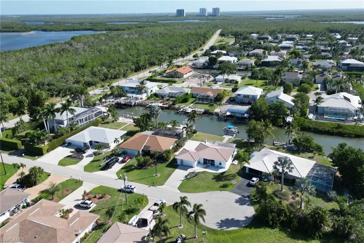 407 Grenada Ave, Naples, Florida 34113