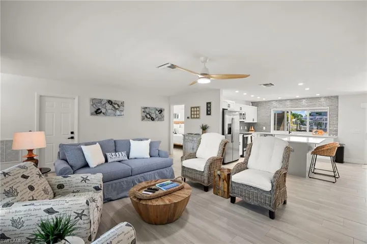 407 Grenada Ave, Naples, Florida 34113