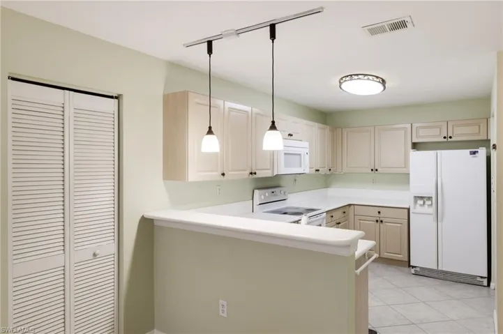 15550  Bellamar  DR, Fort Myers, FL 33908