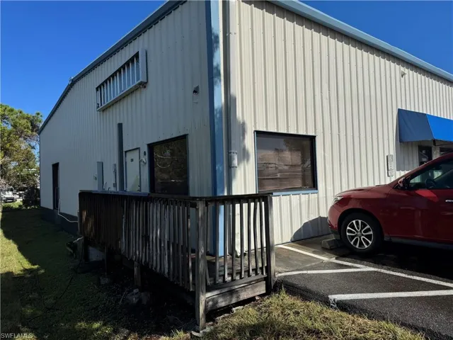 236  Pondella  RD, North Fort Myers, FL 33903