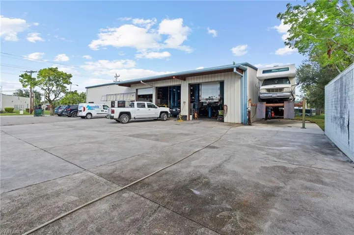 236  Pondella  RD, North Fort Myers, FL 33903