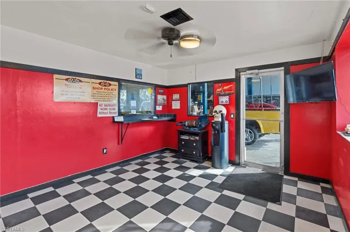 236  Pondella  RD, North Fort Myers, FL 33903