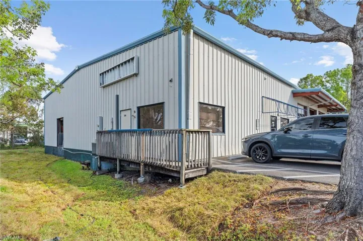 236  Pondella  RD, North Fort Myers, FL 33903
