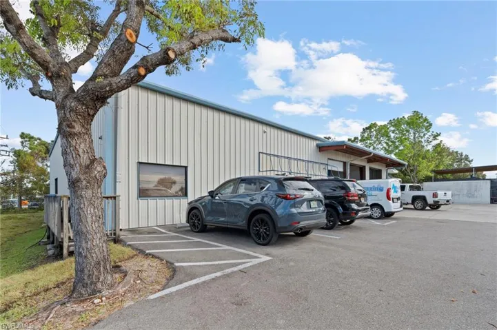 236  Pondella  RD, North Fort Myers, FL 33903