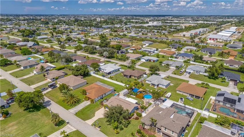2025 NE 4th  TER, Cape Coral, FL 33909