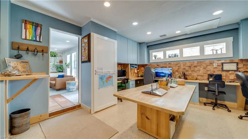2025 NE 4th  TER, Cape Coral, FL 33909