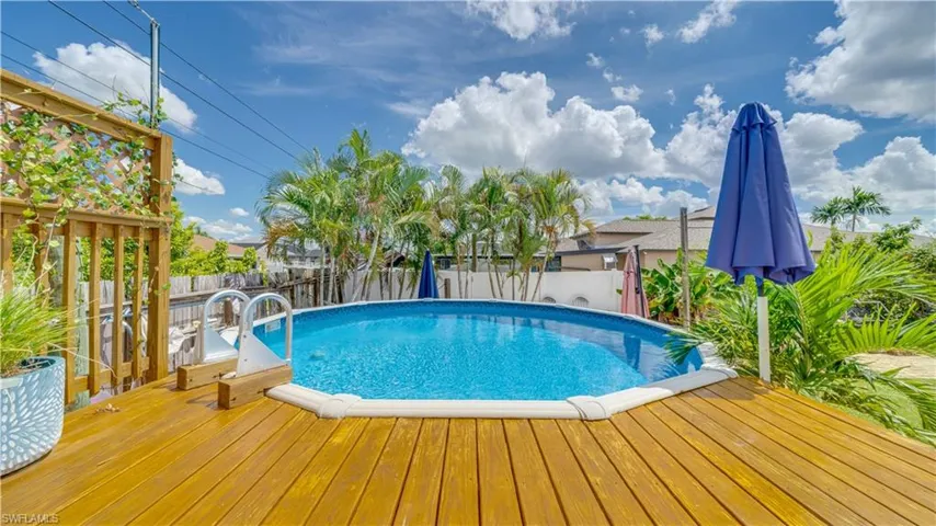 2025 NE 4th  TER, Cape Coral, FL 33909
