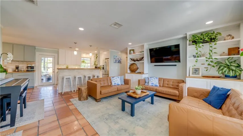 2025 NE 4th  TER, Cape Coral, FL 33909