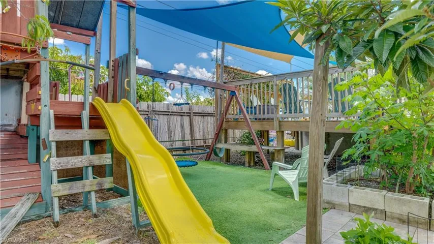 2025 NE 4th  TER, Cape Coral, FL 33909