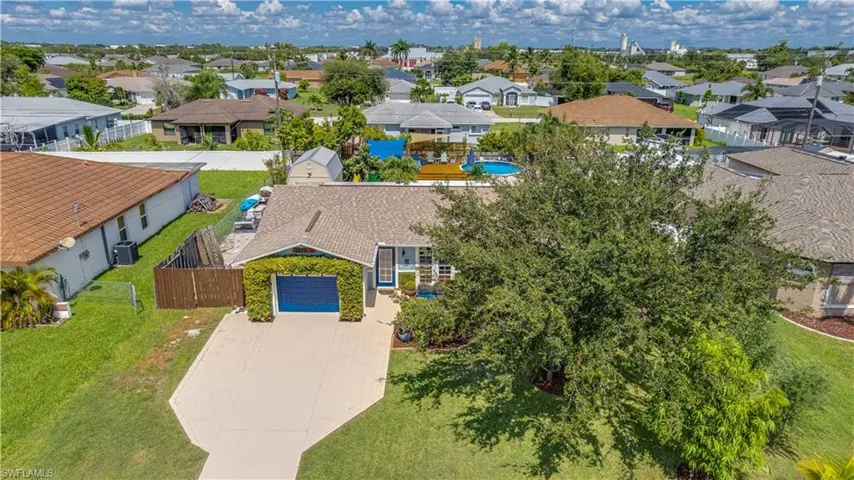 2025 NE 4th  TER, Cape Coral, FL 33909