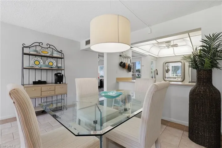 1086  Forest Lakes  DR, Naples, FL 34105