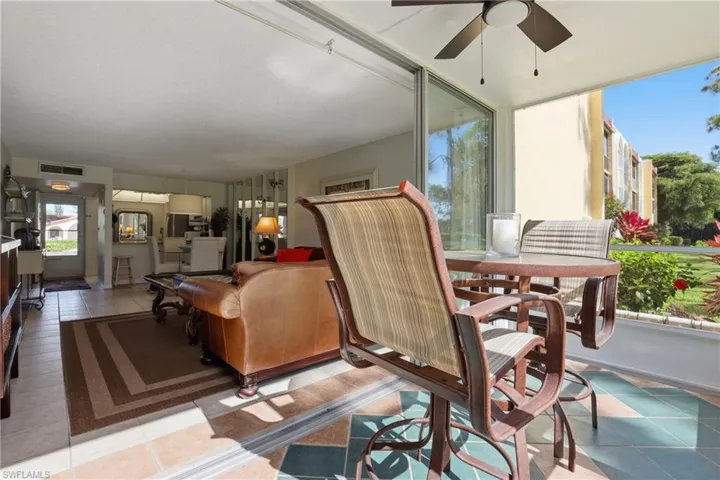 1086  Forest Lakes  DR, Naples, FL 34105