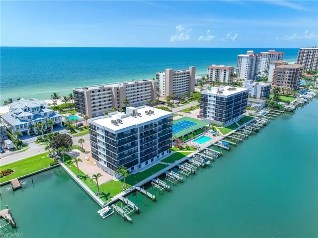 Bird's eye view of a large body of water and numerous boat docks