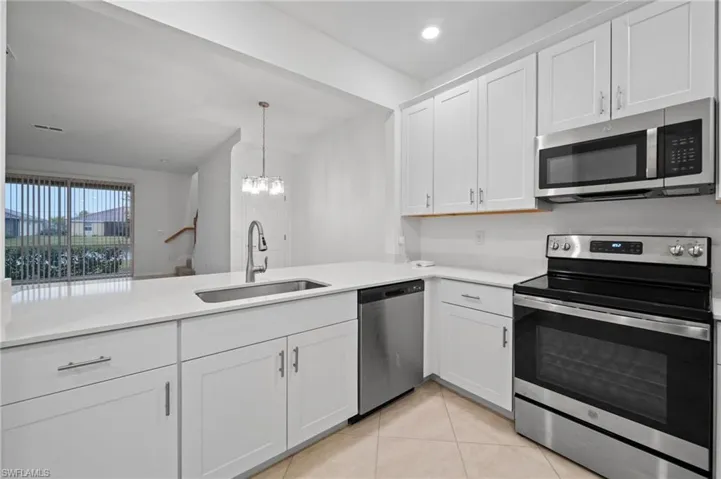 2878  Blossom  WAY, Naples, FL 34120