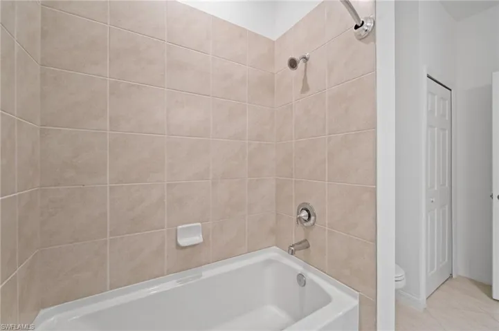 2878  Blossom  WAY, Naples, FL 34120