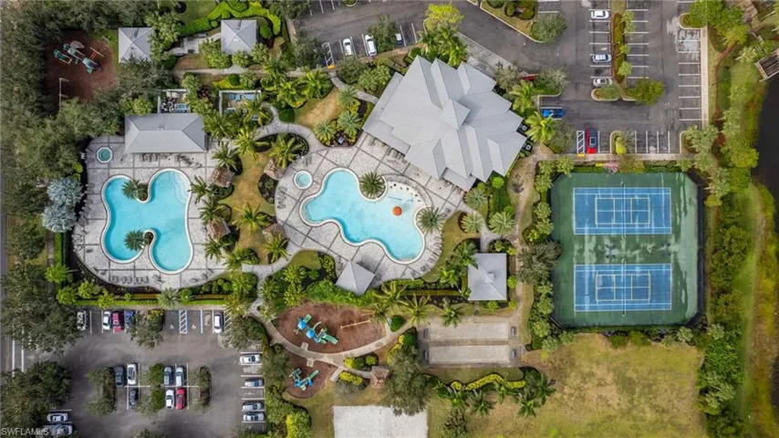 2878  Blossom  WAY, Naples, FL 34120