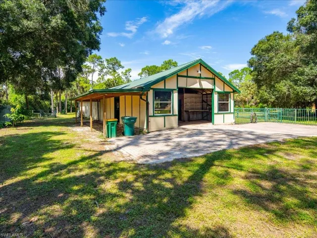 Horse Barn