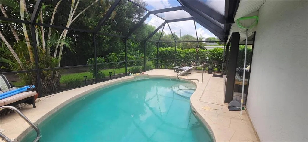425 Fox Den Cir, Naples, Florida 34104