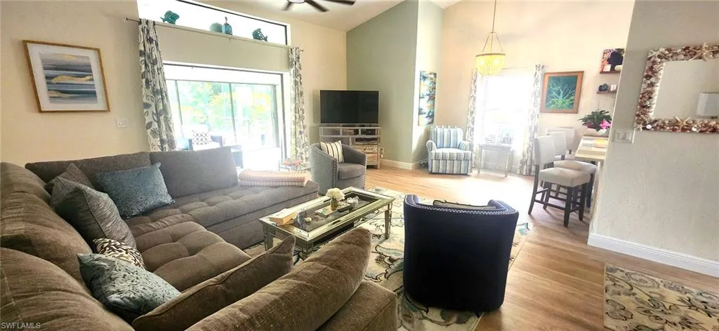 425 Fox Den Cir, Naples, Florida 34104