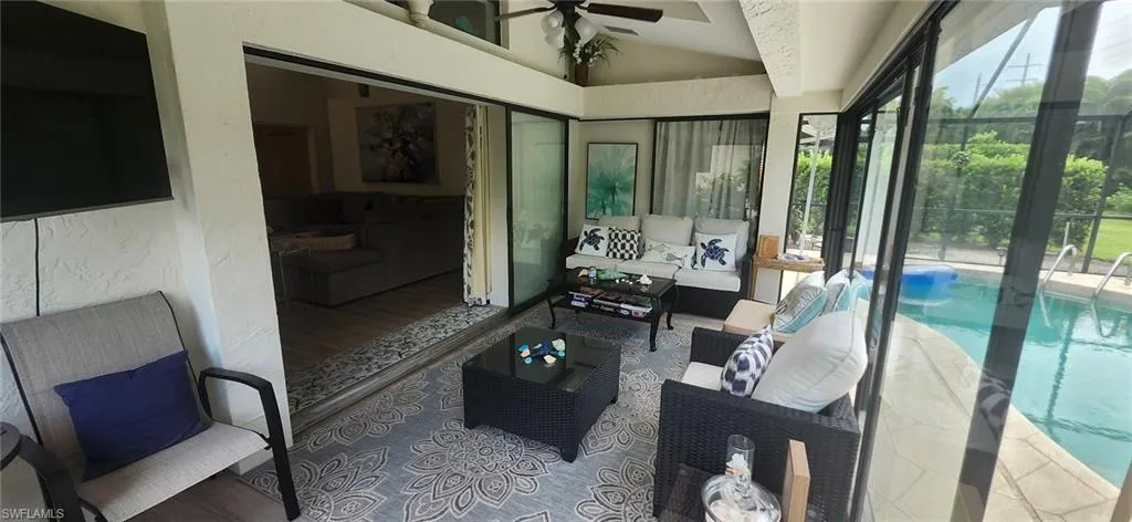 425 Fox Den Cir, Naples, Florida 34104