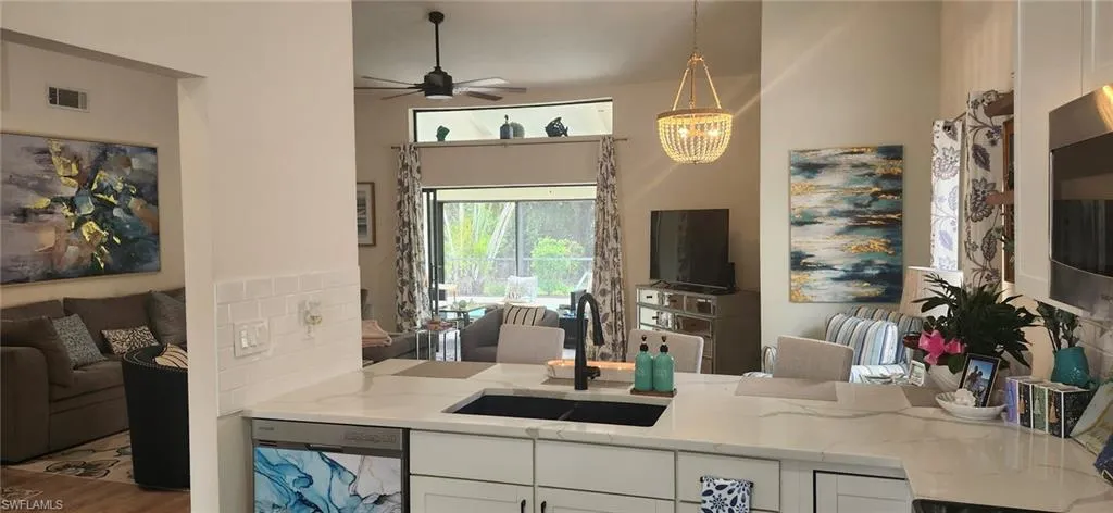 425 Fox Den Cir, Naples, Florida 34104