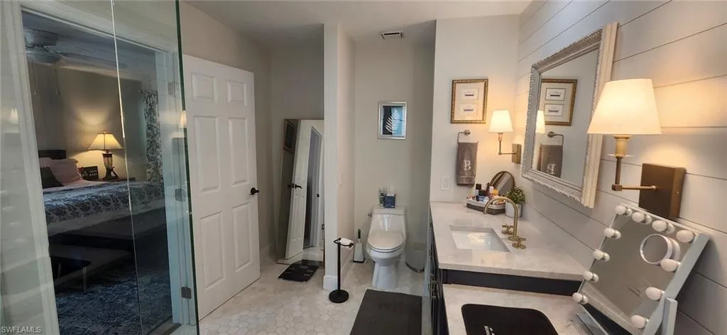 425 Fox Den Cir, Naples, Florida 34104