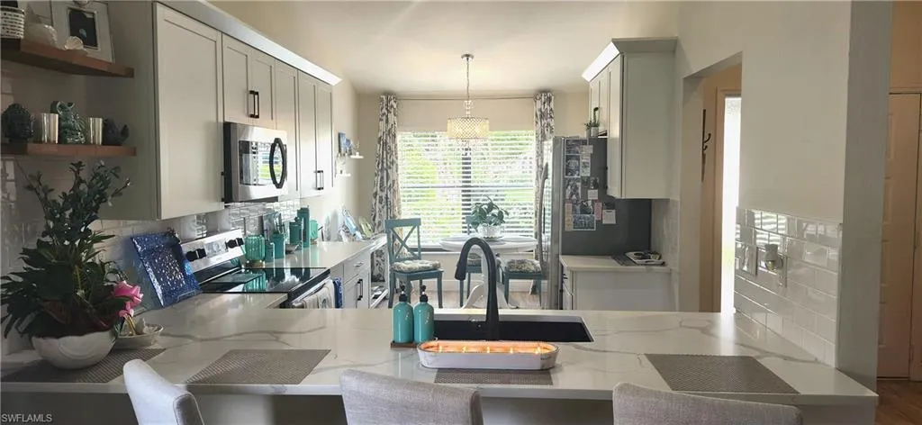 425 Fox Den Cir, Naples, Florida 34104