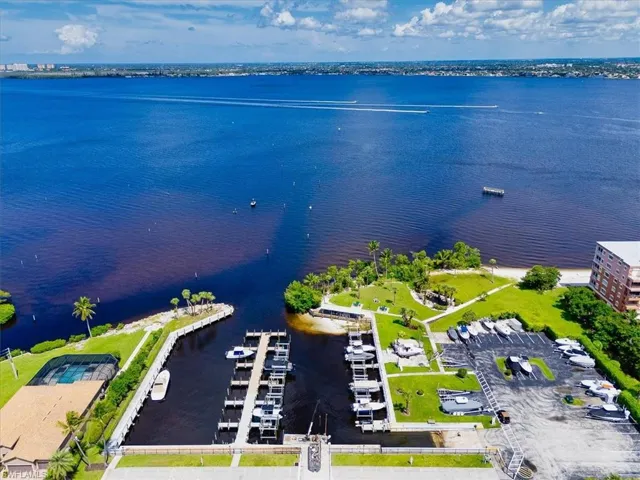 Boat marina with direct access to River