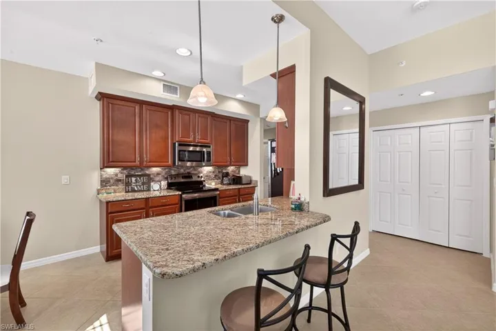 8541 Oakshade Cir 2, Fort Myers, Florida 33919