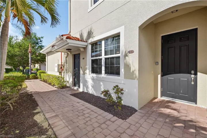 8541 Oakshade Cir 2, Fort Myers, Florida 33919
